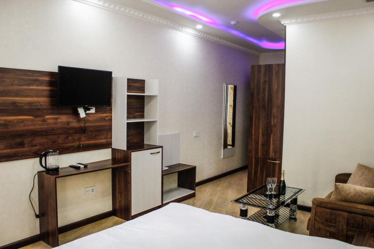 Emeg Hotel And Restaurant Batumi Exterior photo